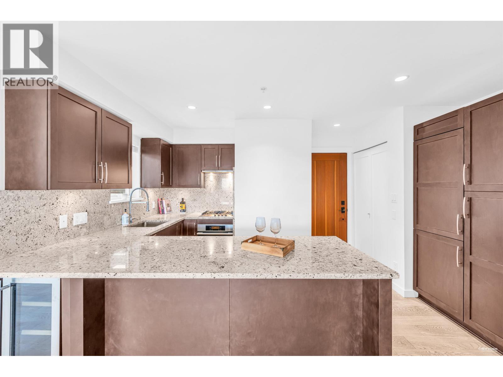 Photo 14 of 304 1880 W 57th Avenue, Vancouver BC