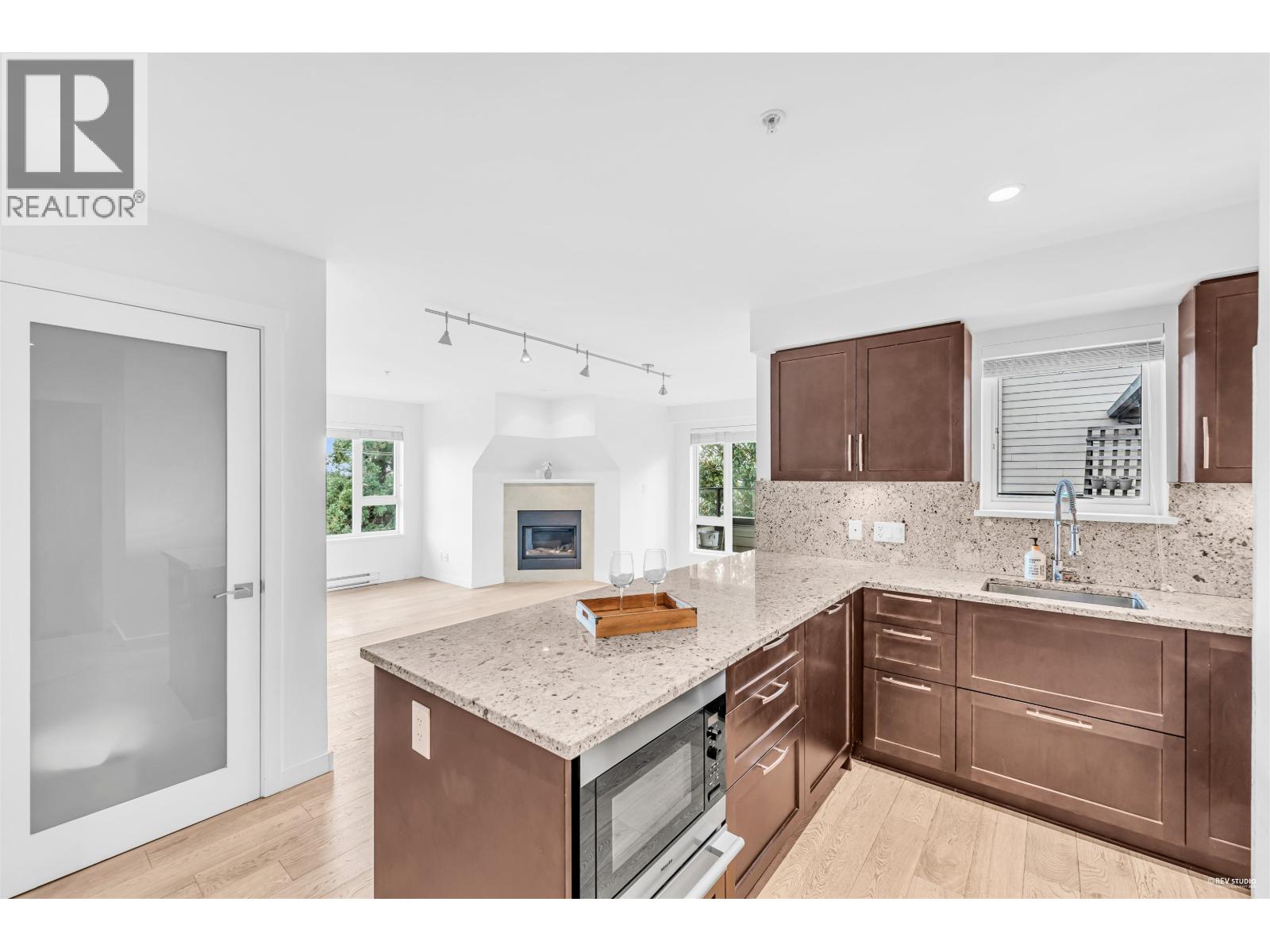 Photo 16 of 304 1880 W 57th Avenue, Vancouver BC