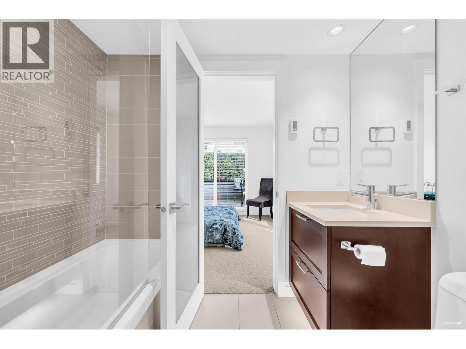 Photo 22 of 304 1880 W 57th Avenue, Vancouver BC