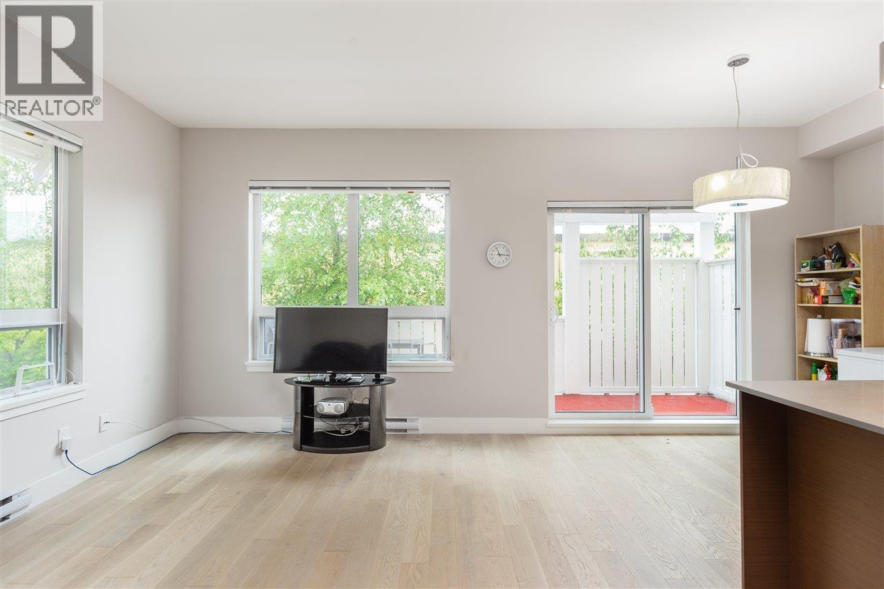 1 258 CAMATA STREET, New Westminster