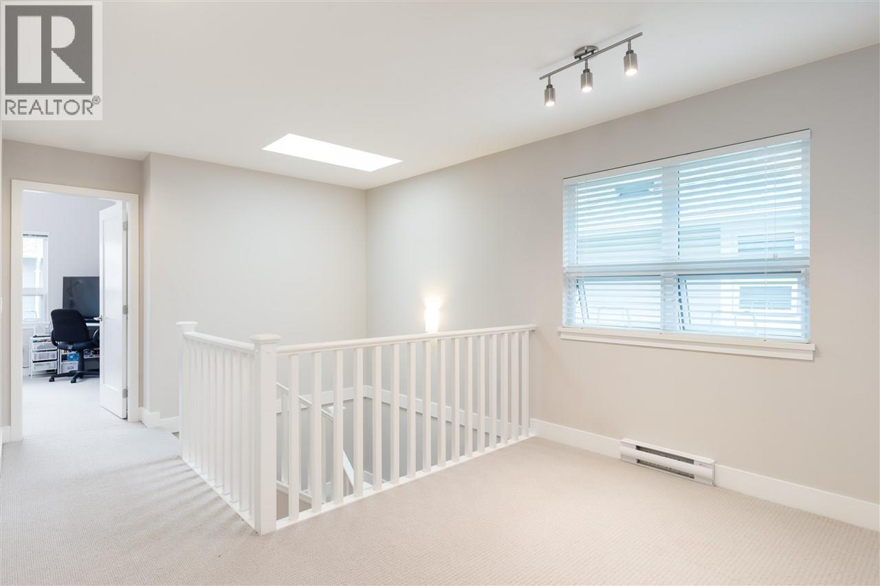 1 258 CAMATA STREET, New Westminster