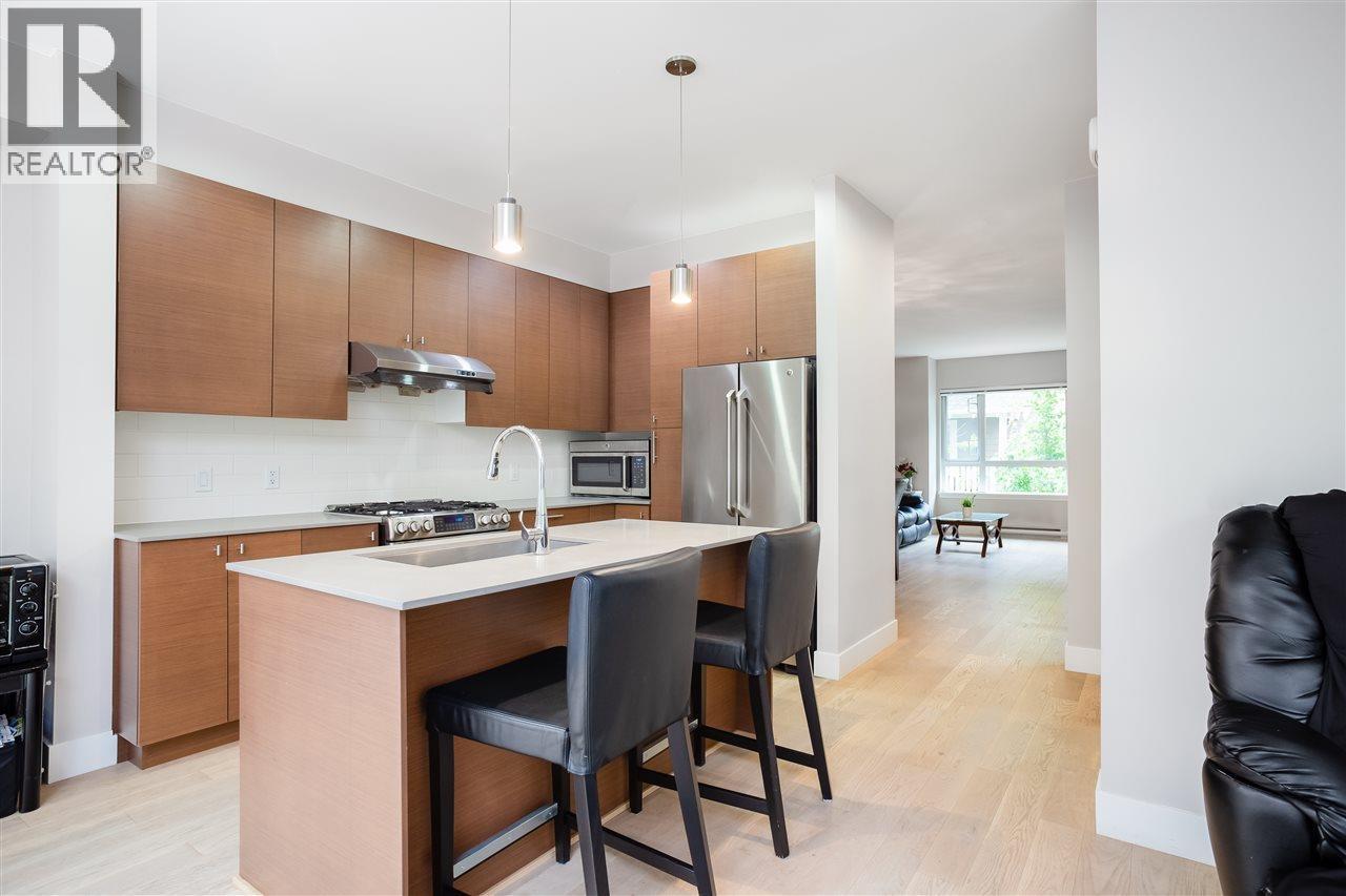 1 258 CAMATA STREET, New Westminster