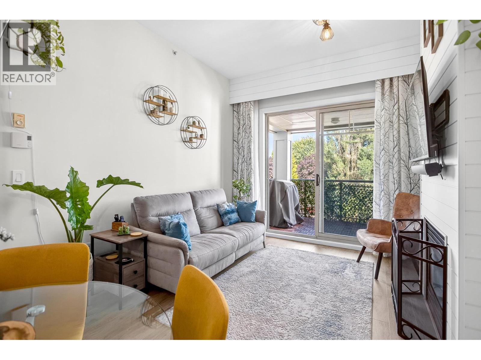 Photo 5 of 407 2478 Shaughnessy Street, Port Coquitlam BC