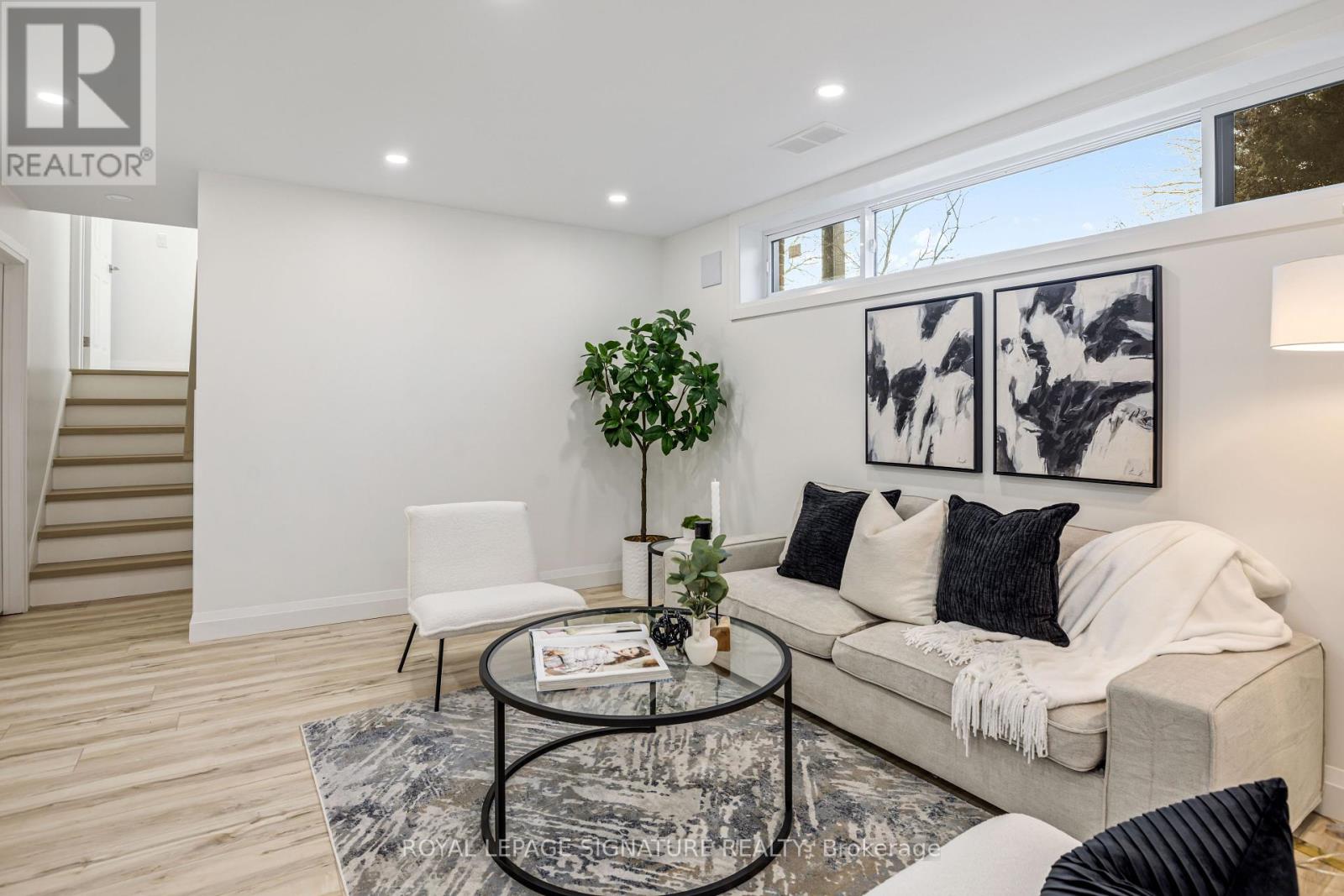 Photo 18 of 181 Broadlands Boulevard, Toronto ON