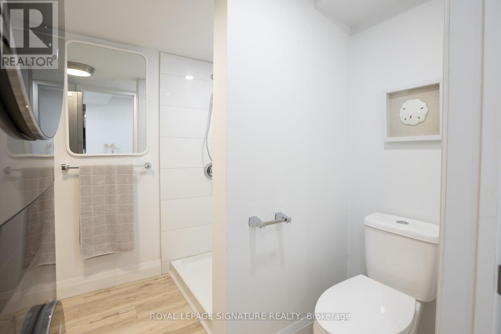 Photo 21 of 181 Broadlands Boulevard, Toronto ON