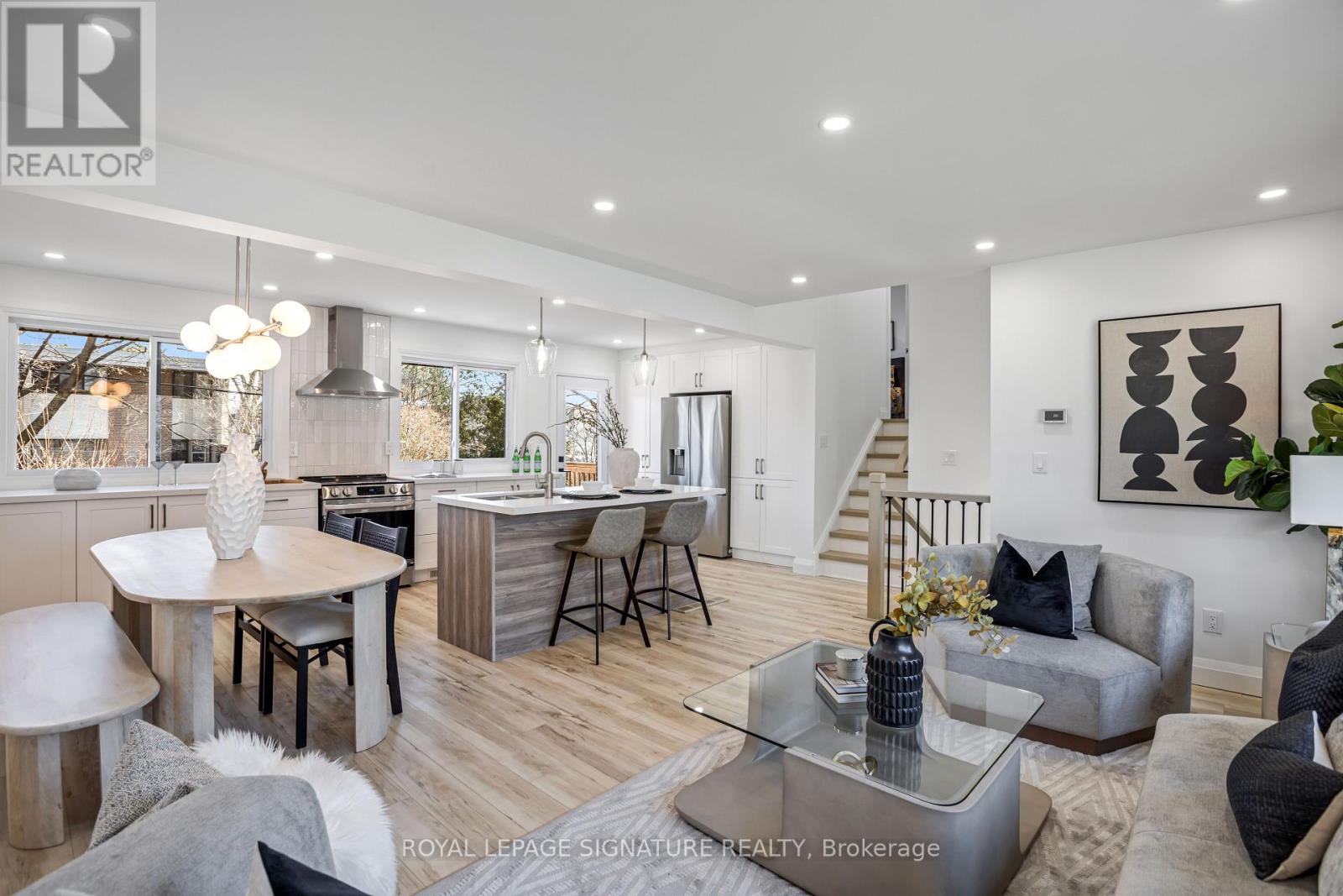 Photo 6 of 181 Broadlands Boulevard, Toronto ON
