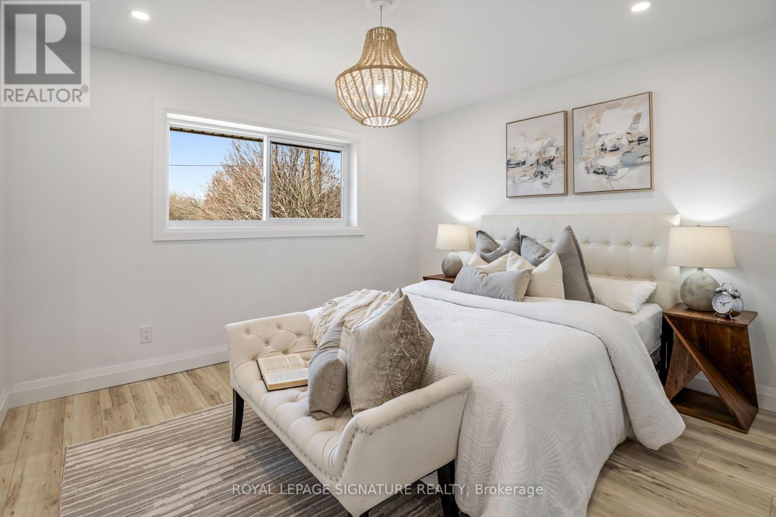 Photo 9 of 181 Broadlands Boulevard, Toronto ON