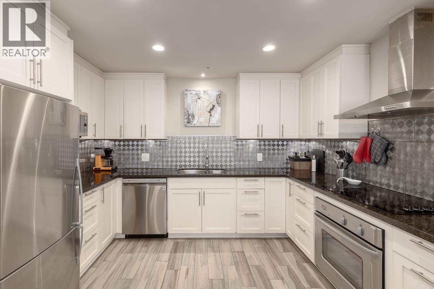Photo 14 of 104 293 Smithe Street, Vancouver BC