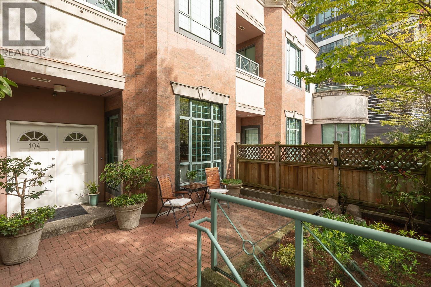 Photo 3 of 104 293 Smithe Street, Vancouver BC
