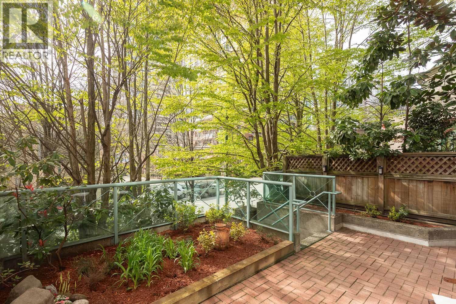 Photo 4 of 104 293 Smithe Street, Vancouver BC