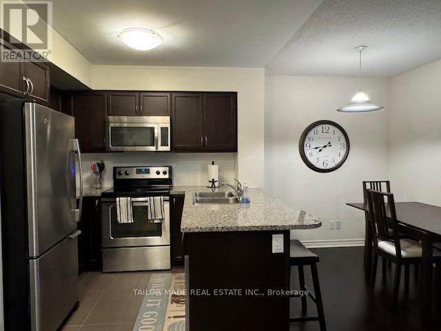 Photo 3 of 19 19 Grand Trunk Crescent, Toronto ON