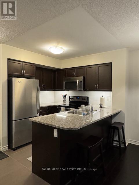 Photo 5 of 19 19 Grand Trunk Crescent, Toronto ON
