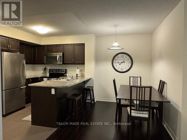 Photo 7 of 19 19 Grand Trunk Crescent, Toronto ON