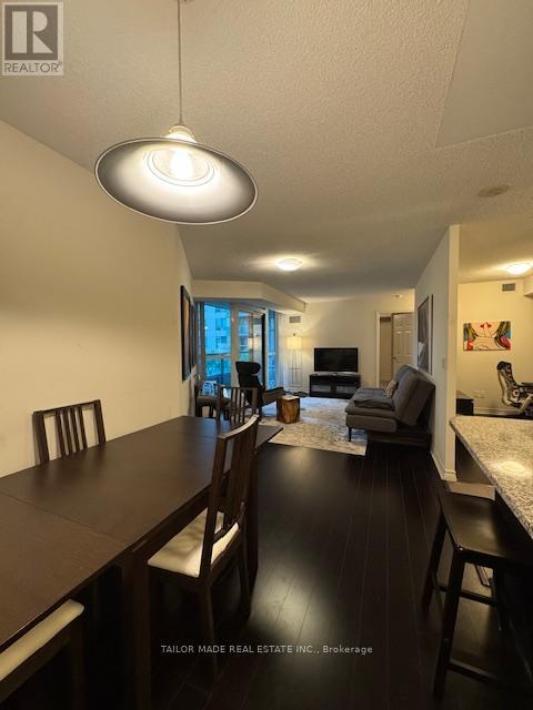 Photo 9 of 19 19 Grand Trunk Crescent, Toronto ON