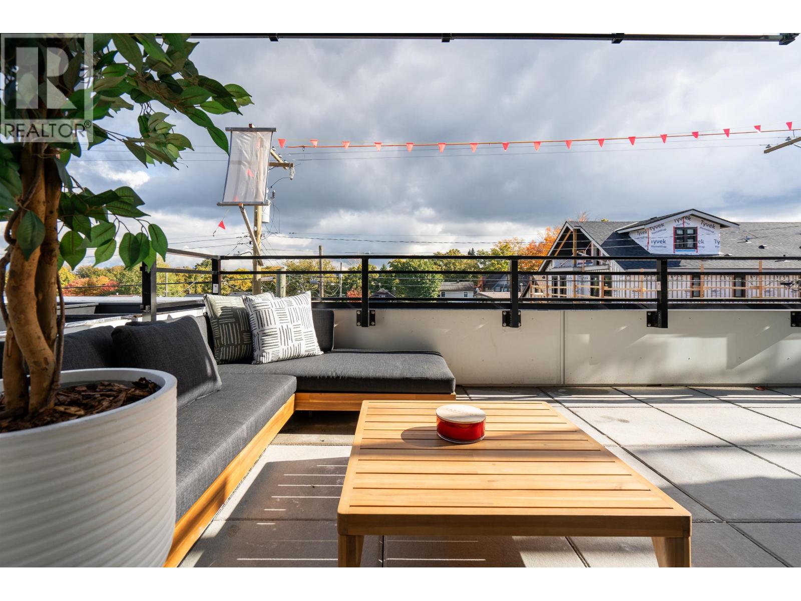 Photo 32 of 204 2419 Grant Street, Vancouver BC