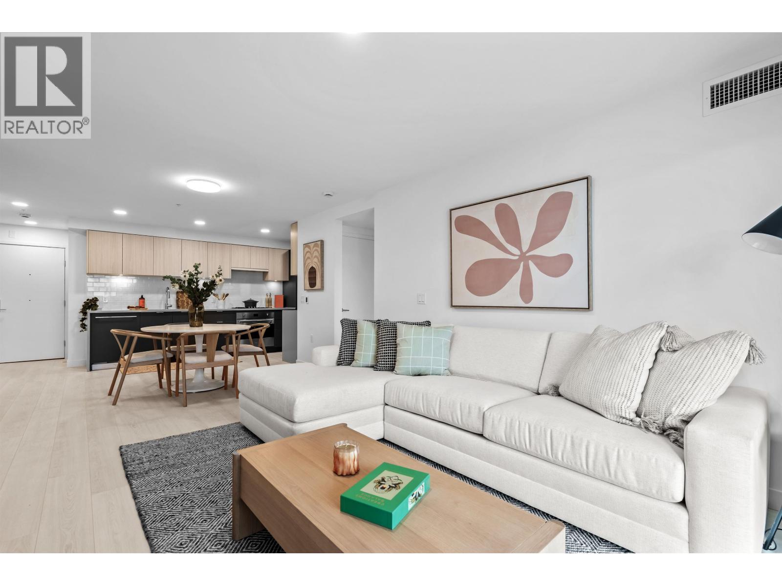Photo 7 of 204 2419 Grant Street, Vancouver BC