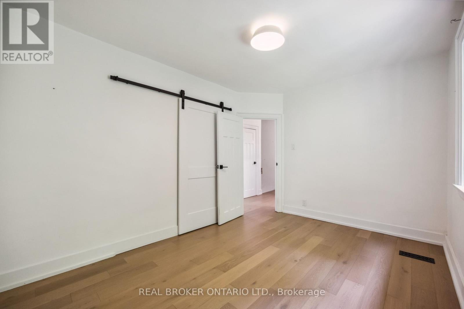 Photo 18 of 658 Davenport Road, Toronto ON