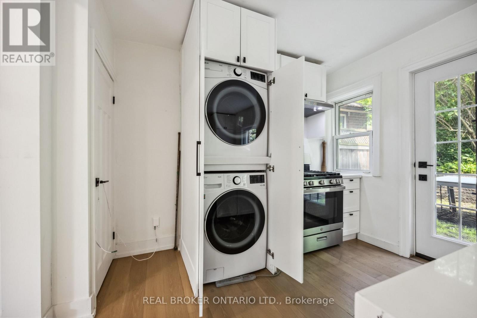 Photo 25 of 658 Davenport Road, Toronto ON