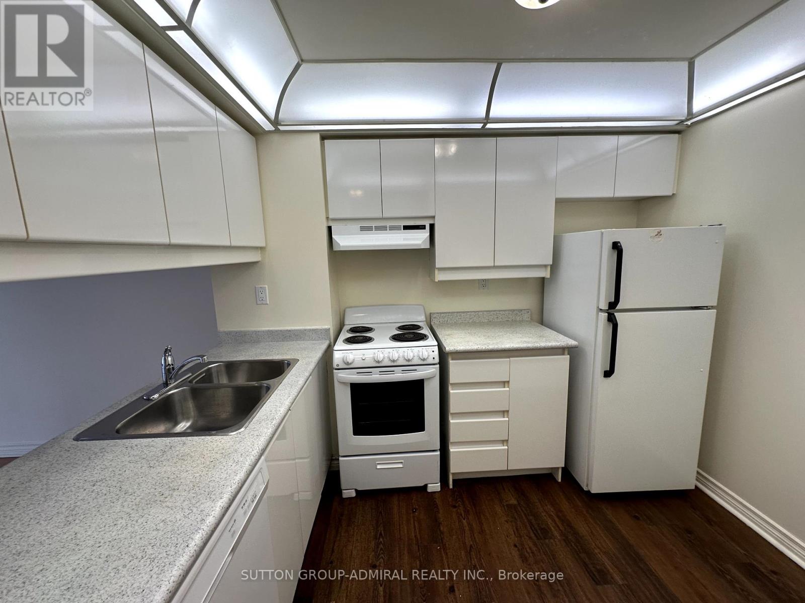 Photo 2 of 1108 736 Bay Street, Toronto ON