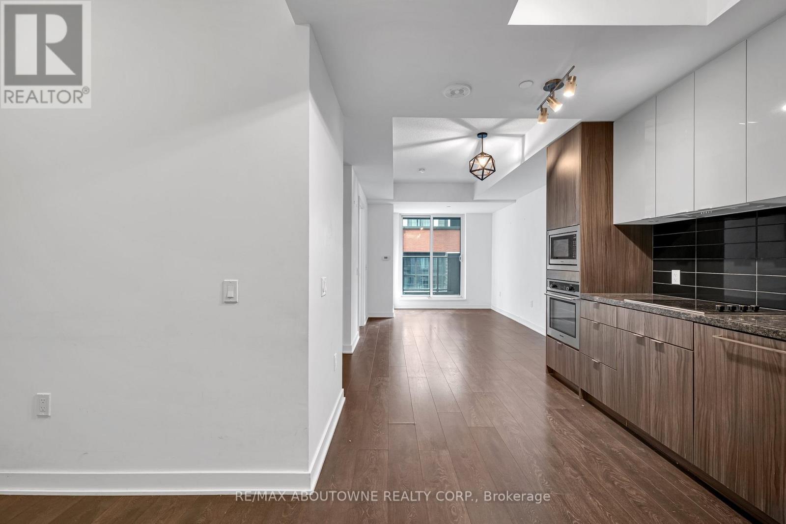 Photo 2 of 915 115 Blue Jays Way, Toronto ON