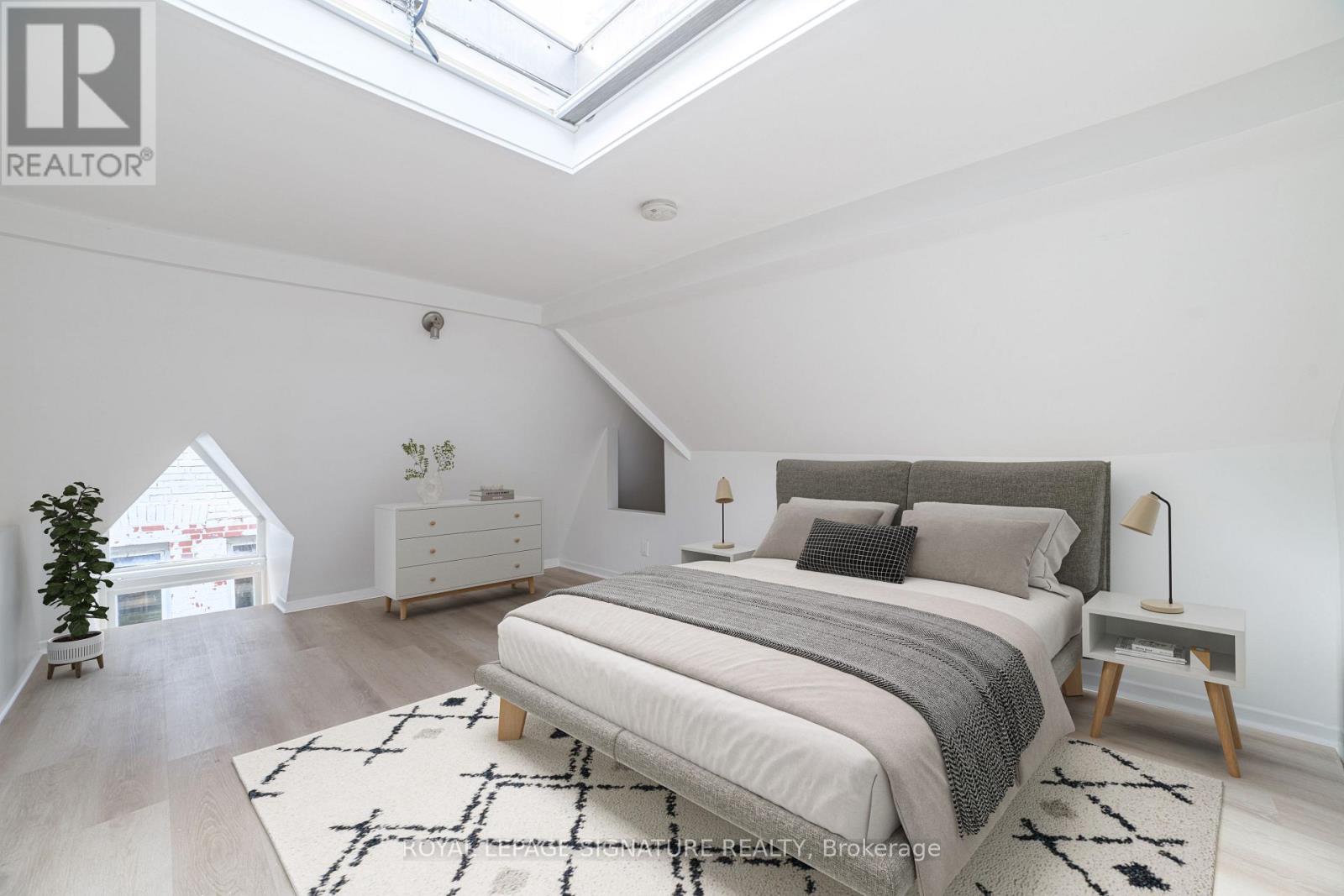 Photo 11 of 3rd 103 Gloucester Street, Toronto ON