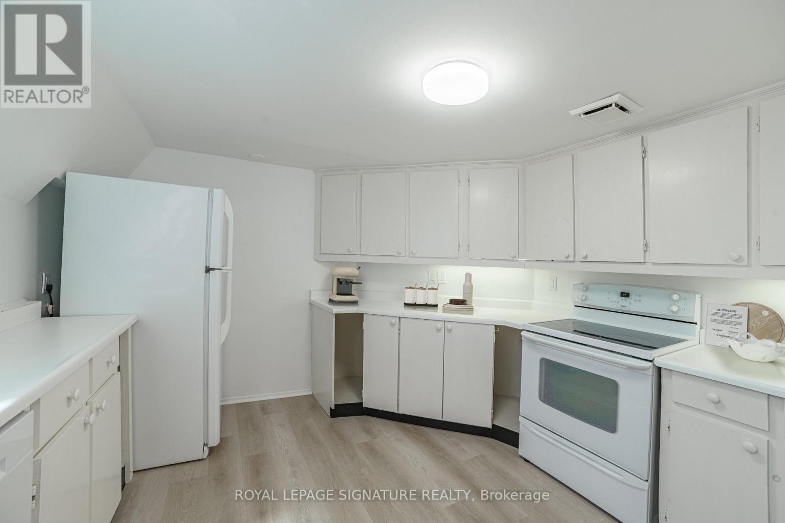 Photo 8 of 3rd 103 Gloucester Street, Toronto ON