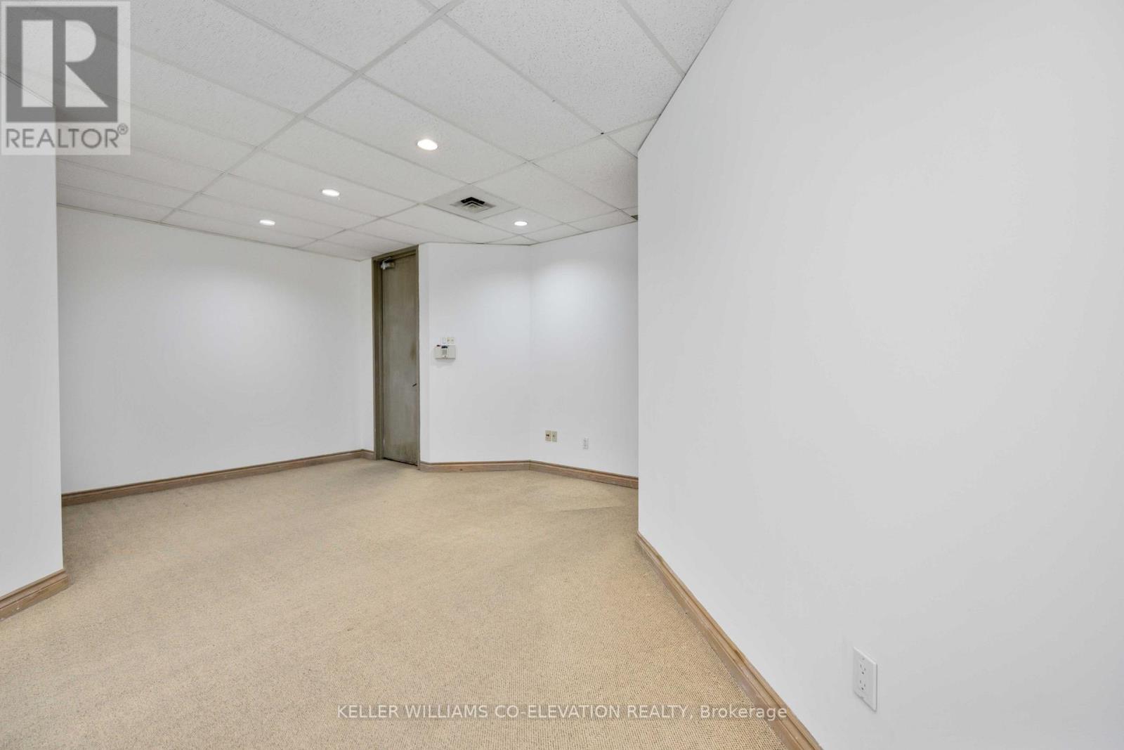 Photo 4 of 419 120 Carlton Street, Toronto ON