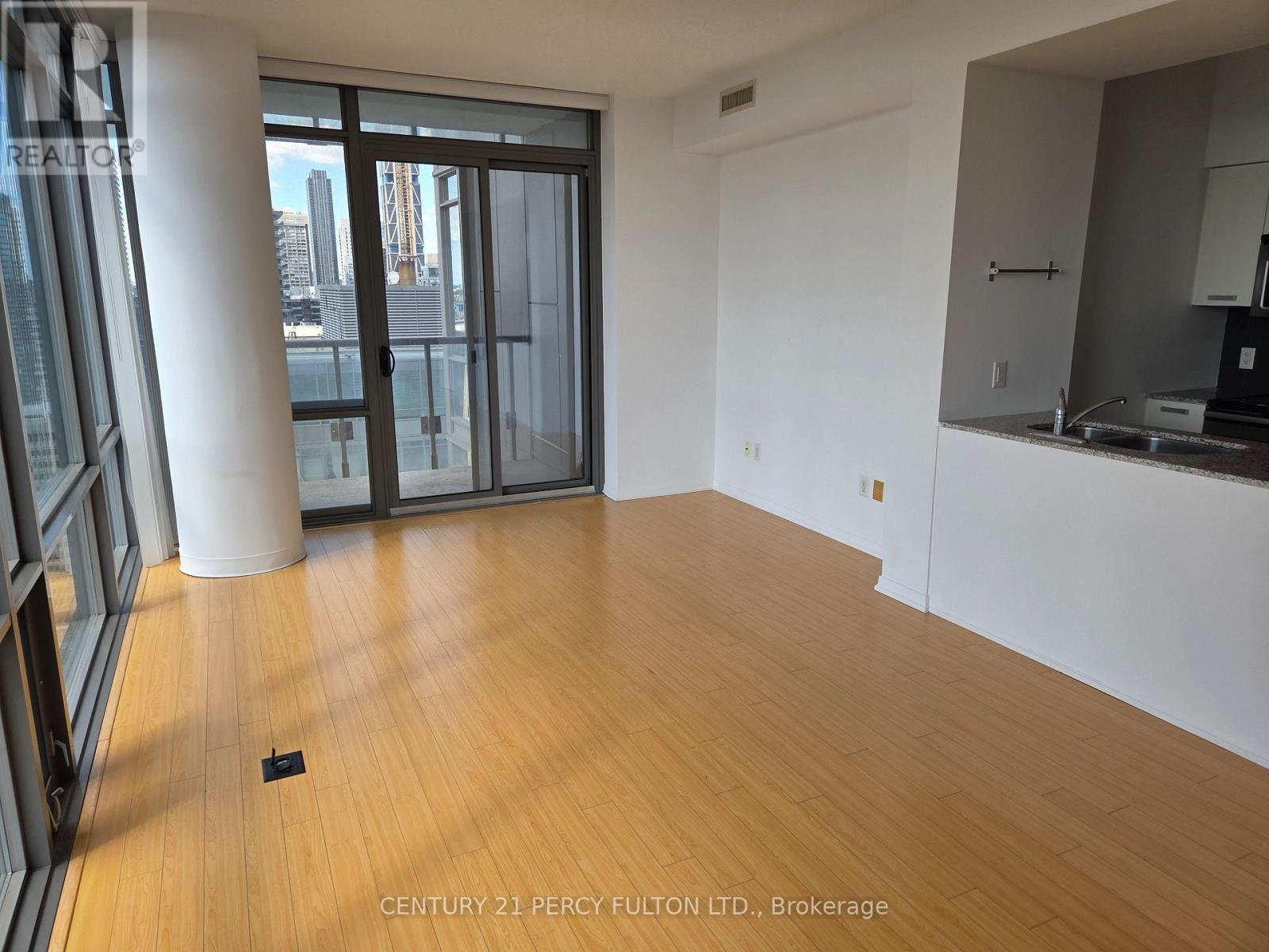 Photo 11 of 3802 38 Grenville Street, Toronto ON