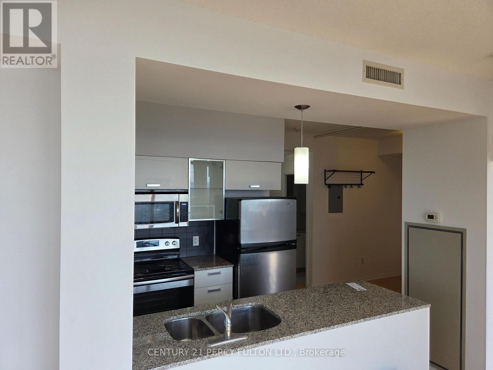 Photo 15 of 3802 38 Grenville Street, Toronto ON