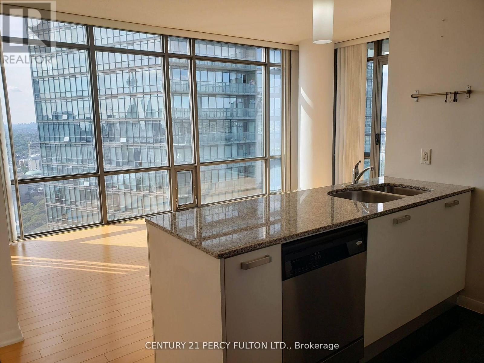 Photo 6 of 3802 38 Grenville Street, Toronto ON