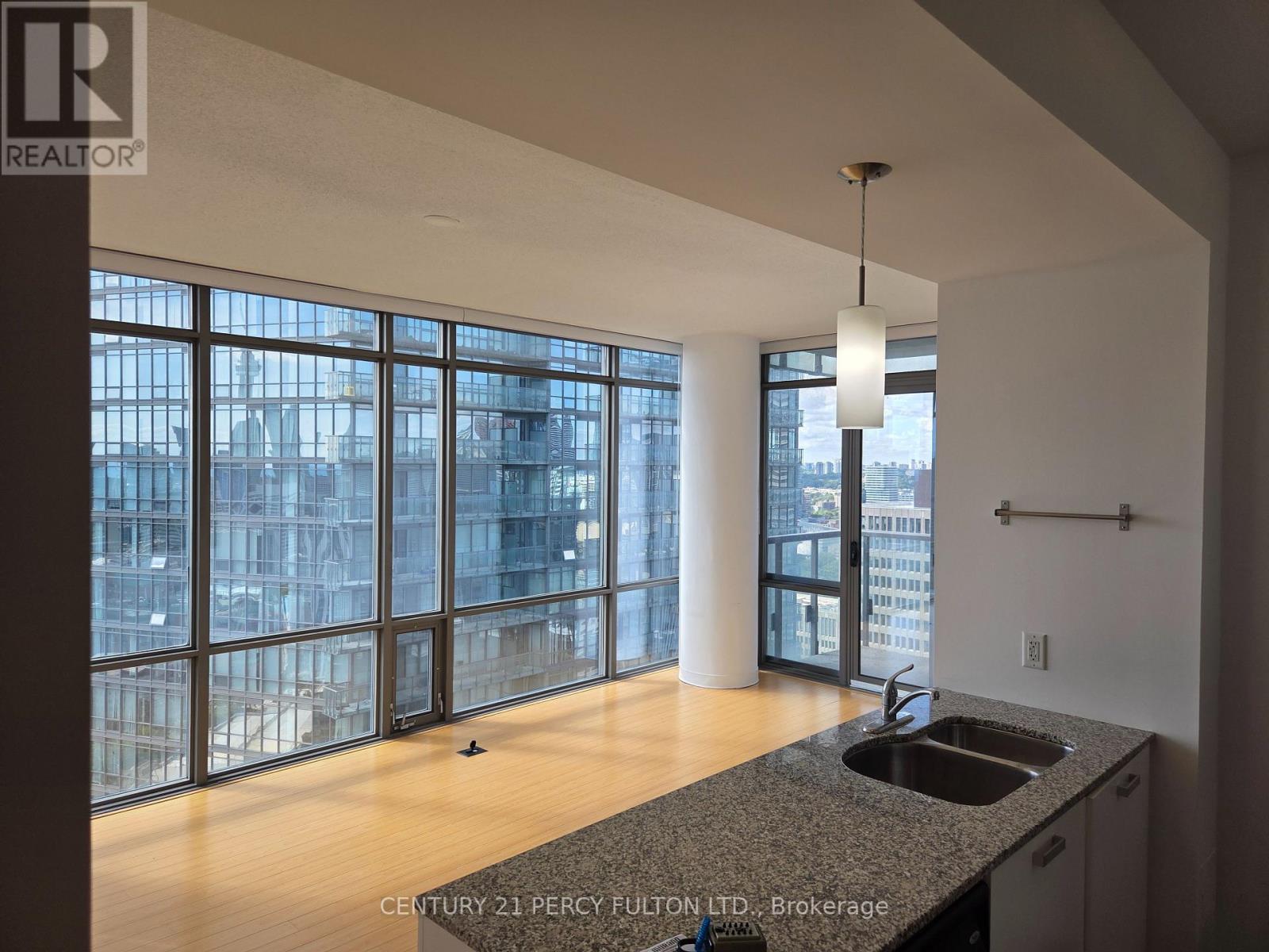 Photo 7 of 3802 38 Grenville Street, Toronto ON