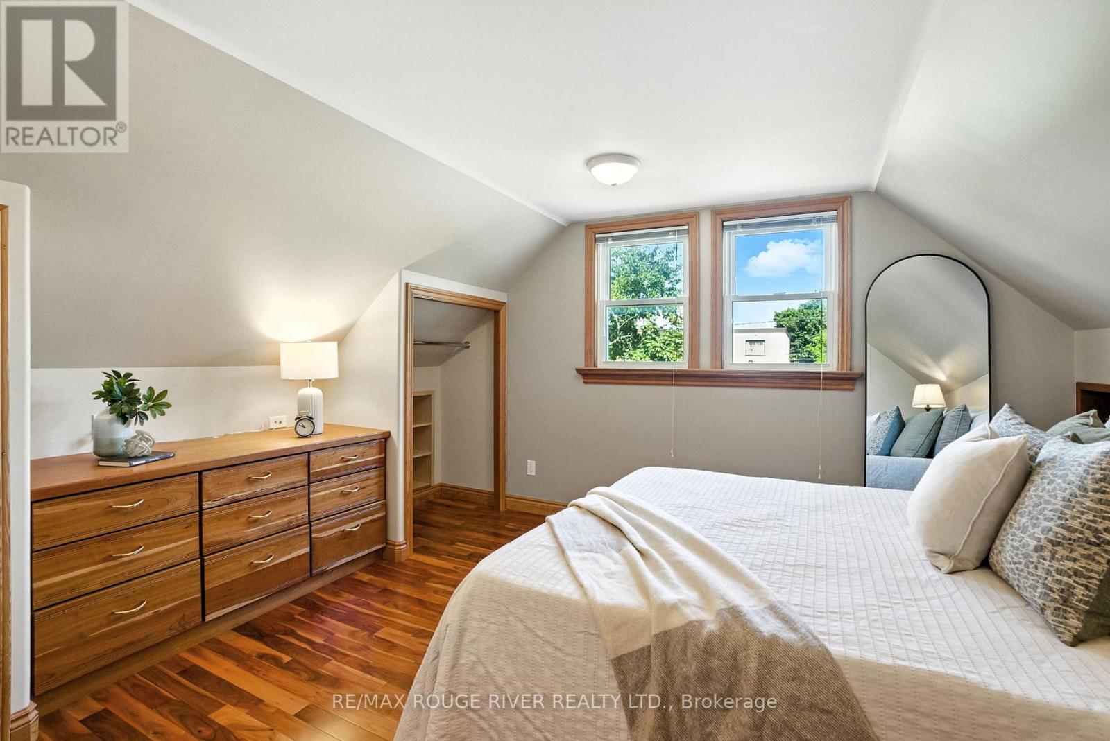Photo 21 of 67 Orchard View Boulevard, Oshawa ON
