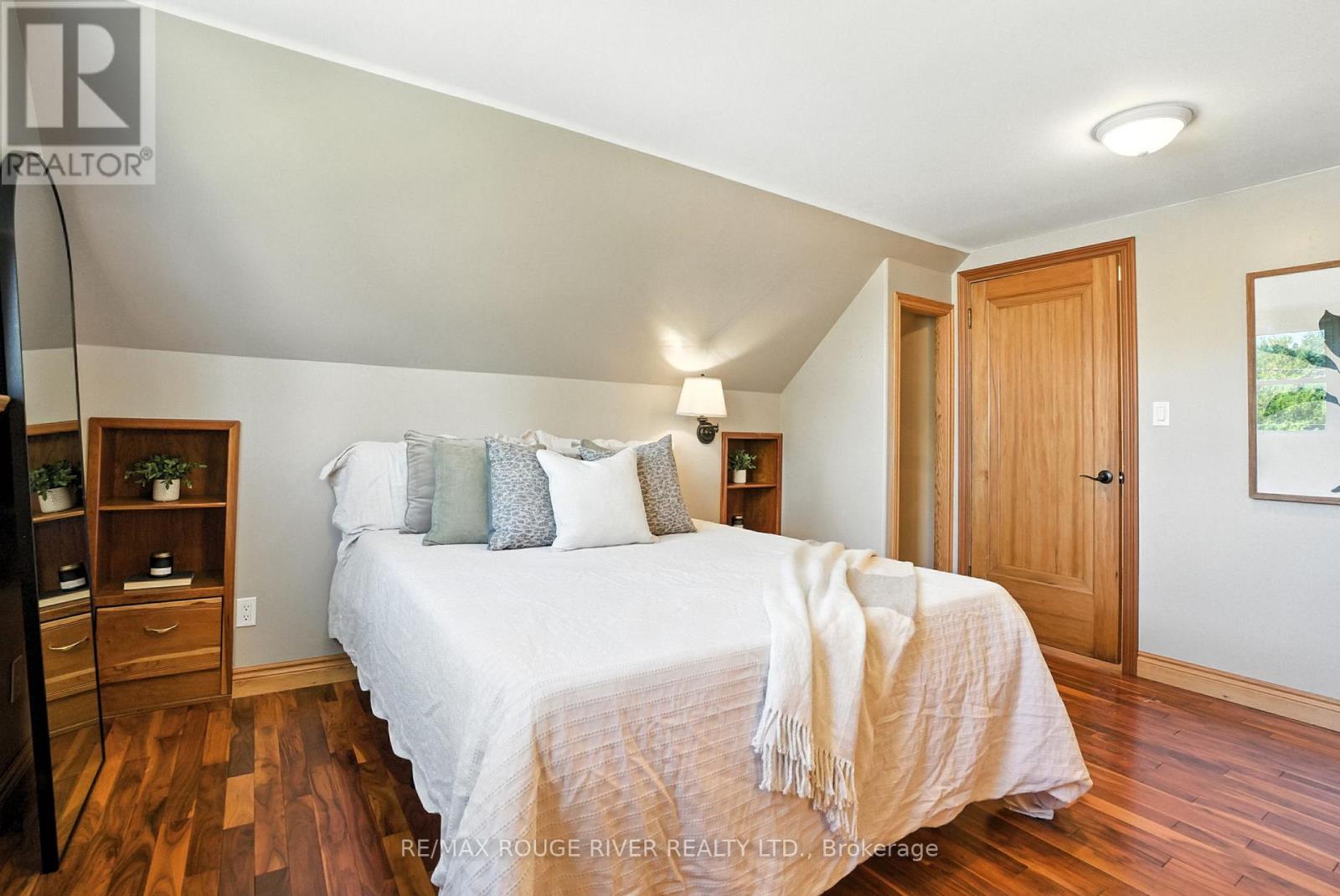 Photo 23 of 67 Orchard View Boulevard, Oshawa ON