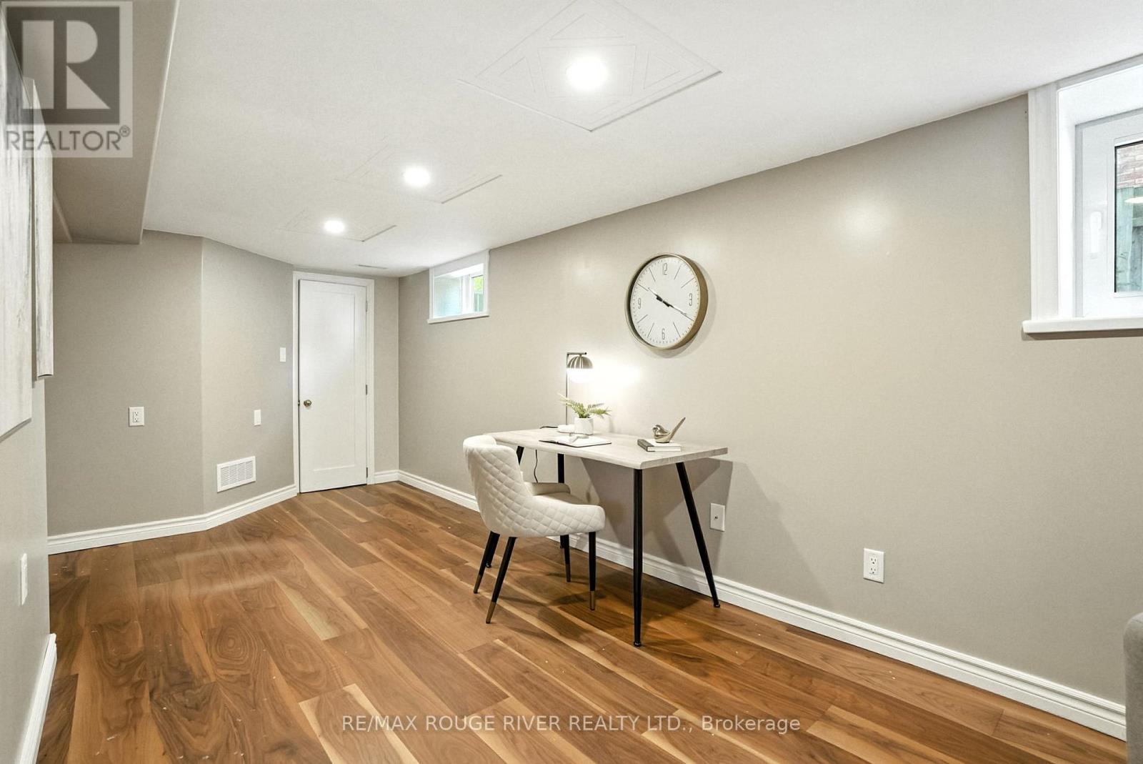 Photo 33 of 67 Orchard View Boulevard, Oshawa ON