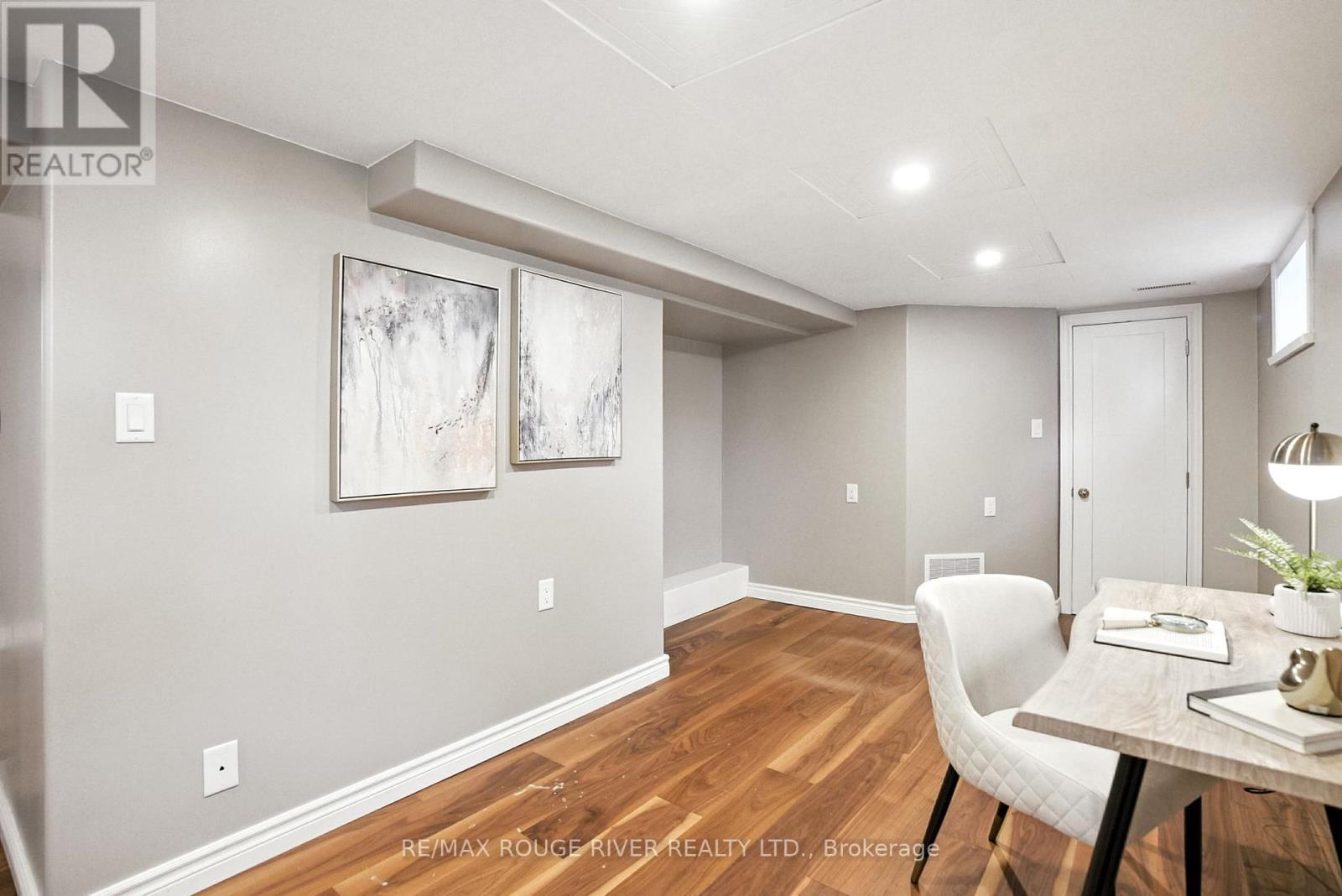 Photo 36 of 67 Orchard View Boulevard, Oshawa ON