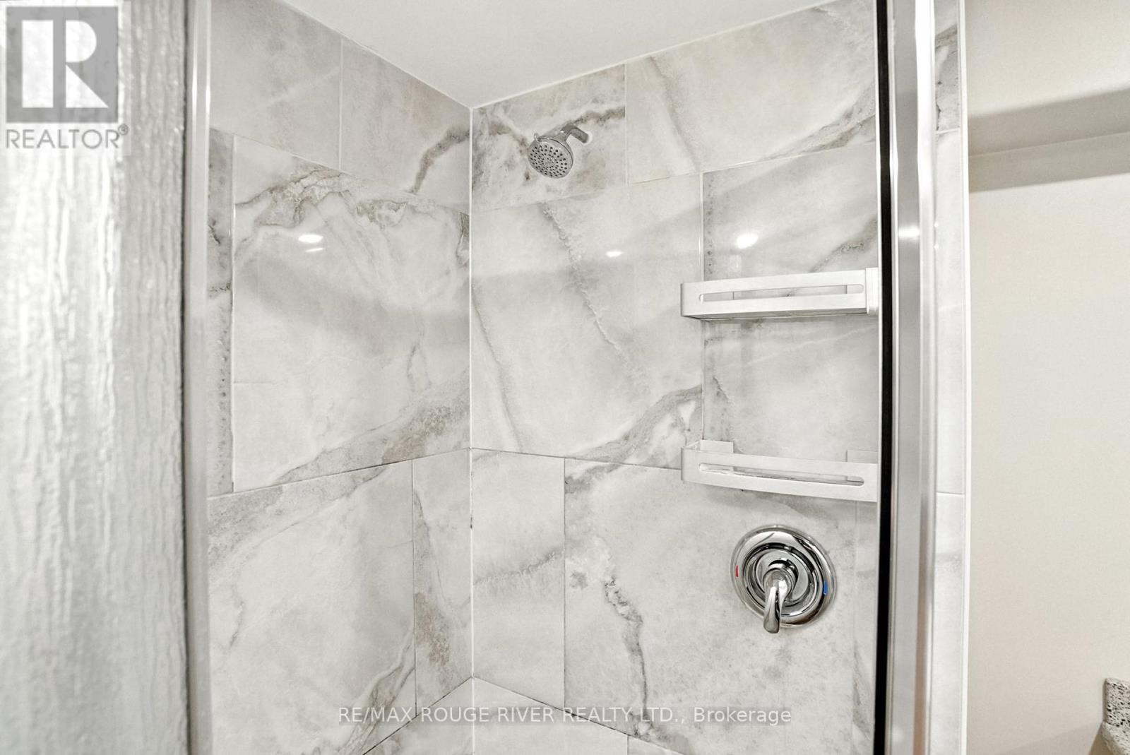 Photo 38 of 67 Orchard View Boulevard, Oshawa ON