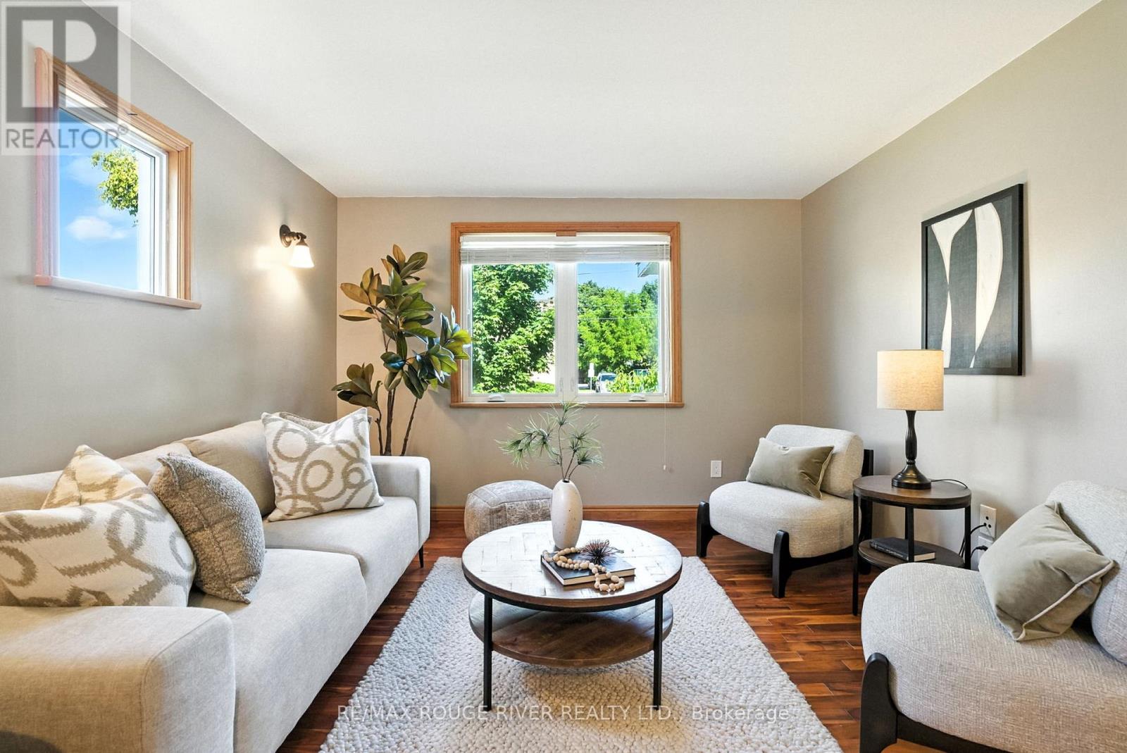 Photo 5 of 67 Orchard View Boulevard, Oshawa ON