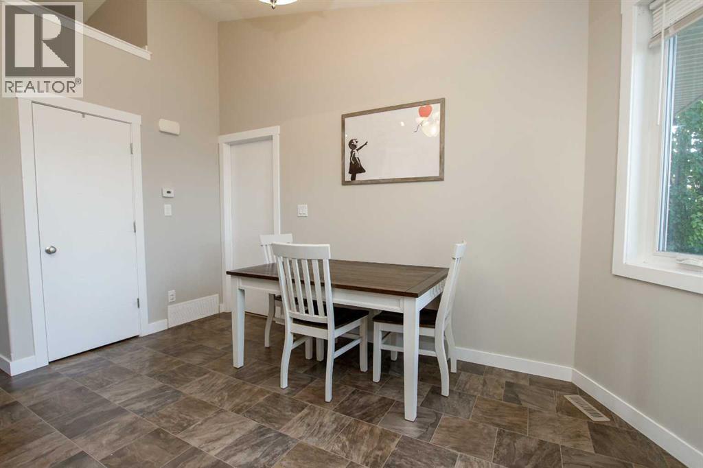 Photo 14 of 6 Henderson Crescent, Penhold AB