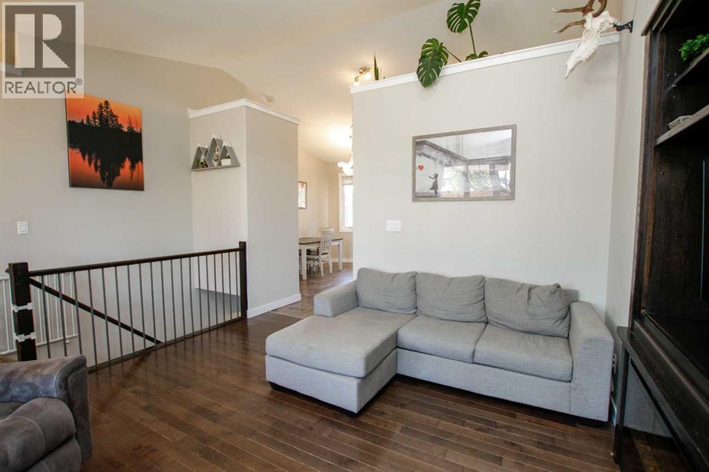 Photo 7 of 6 Henderson Crescent, Penhold AB