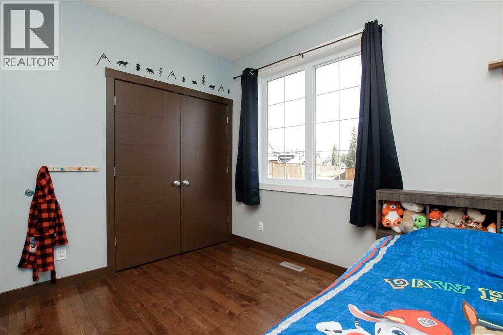 Photo 27 of 6 Henderson Crescent, Penhold AB