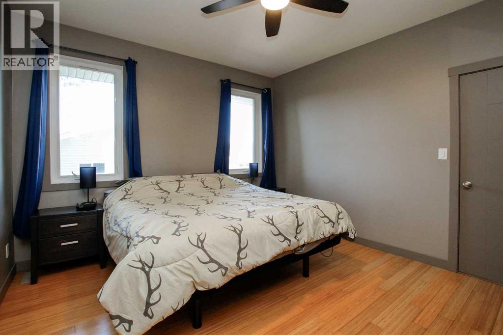 Photo 24 of 6 Henderson Crescent, Penhold AB