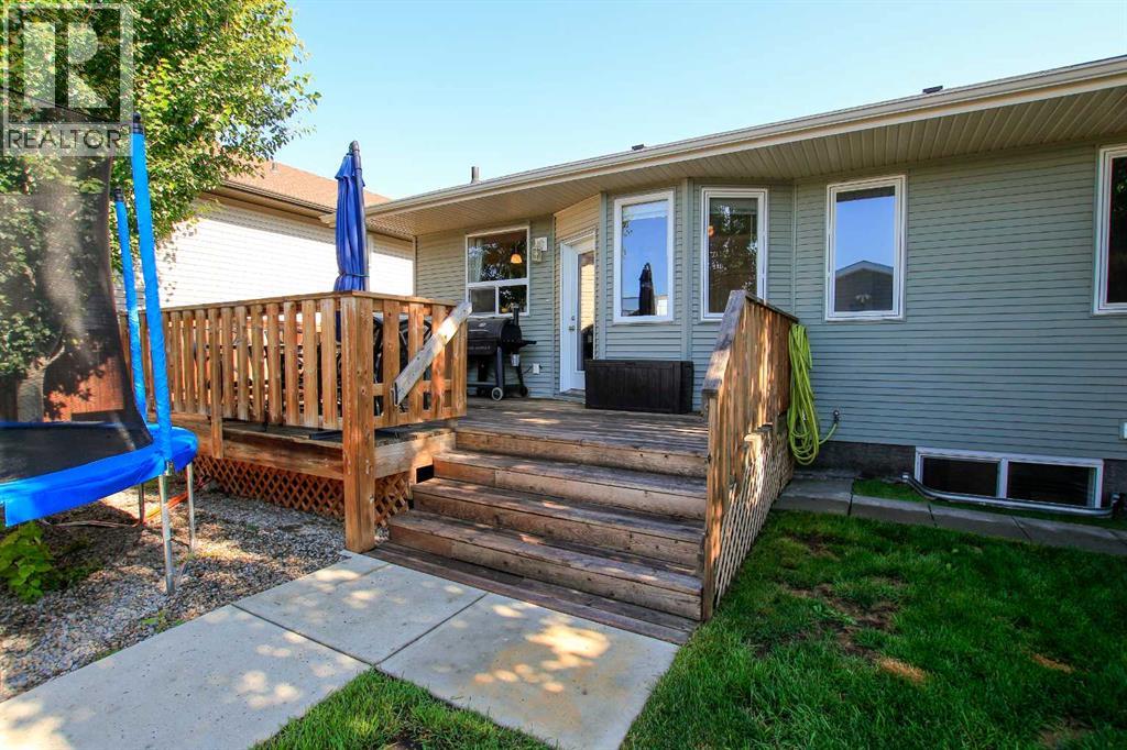 Photo 42 of 6 Henderson Crescent, Penhold AB