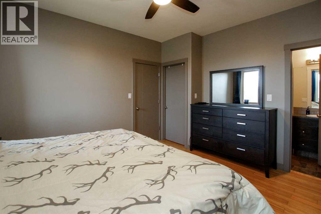 Photo 23 of 6 Henderson Crescent, Penhold AB