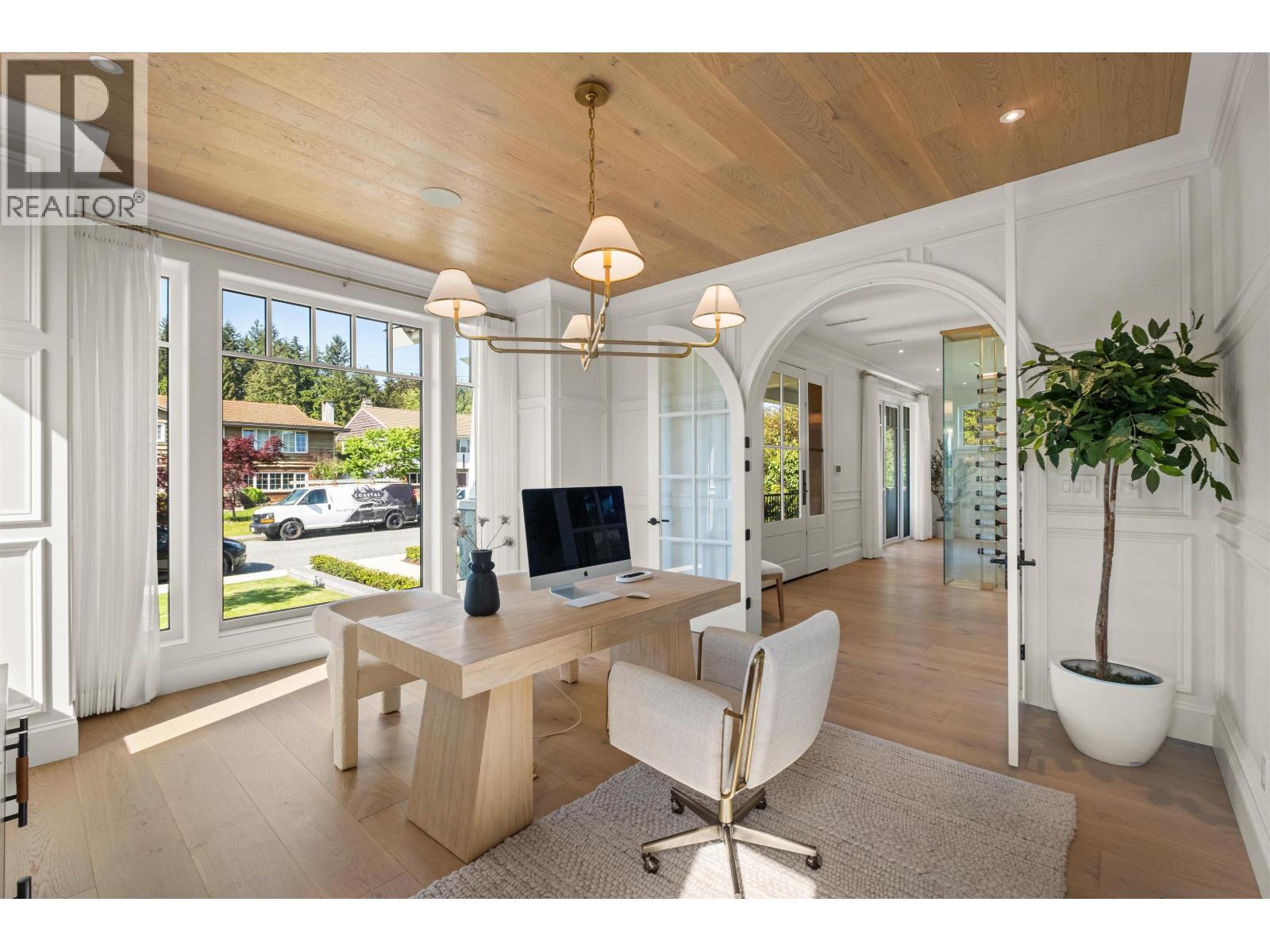 Photo 13 of 821 E 16th Street, North Vancouver BC
