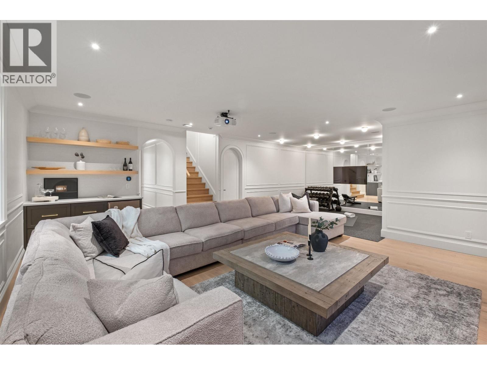 Photo 24 of 821 E 16th Street, North Vancouver BC