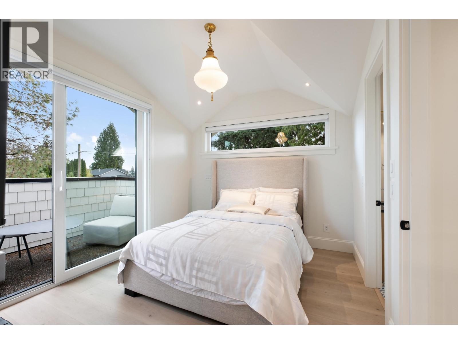 Photo 36 of 821 E 16th Street, North Vancouver BC