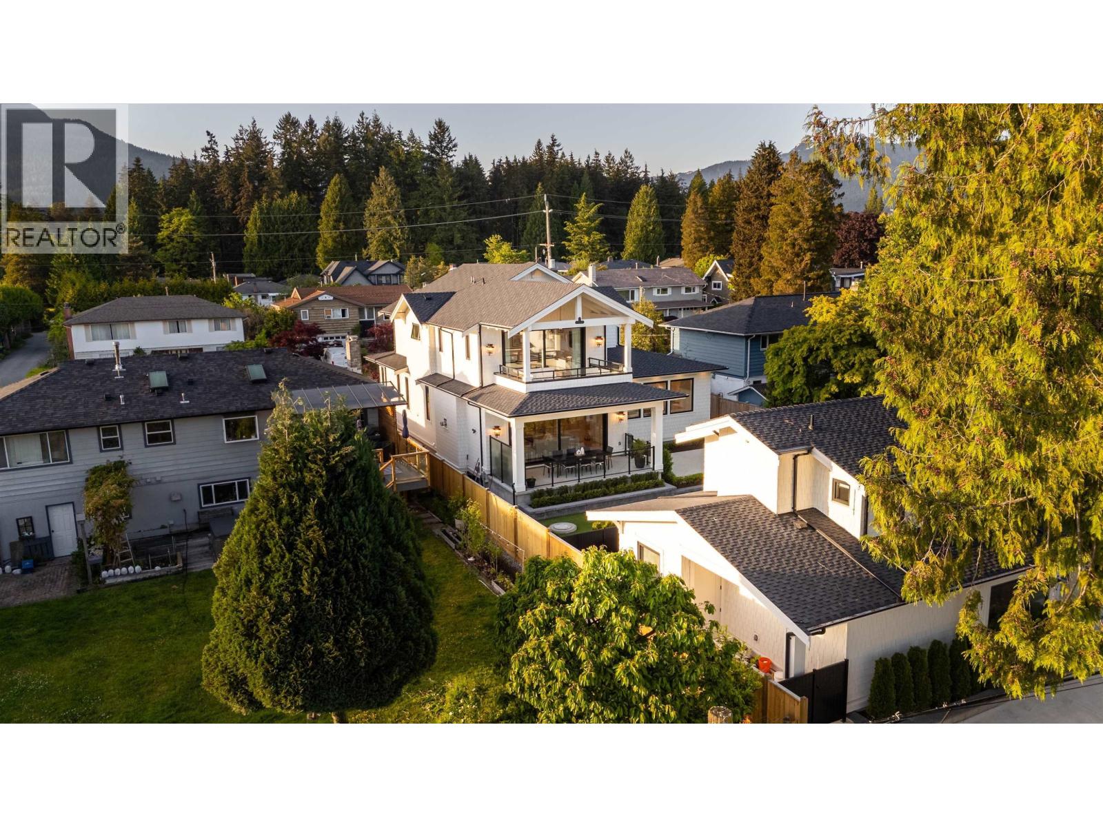 Photo 38 of 821 E 16th Street, North Vancouver BC