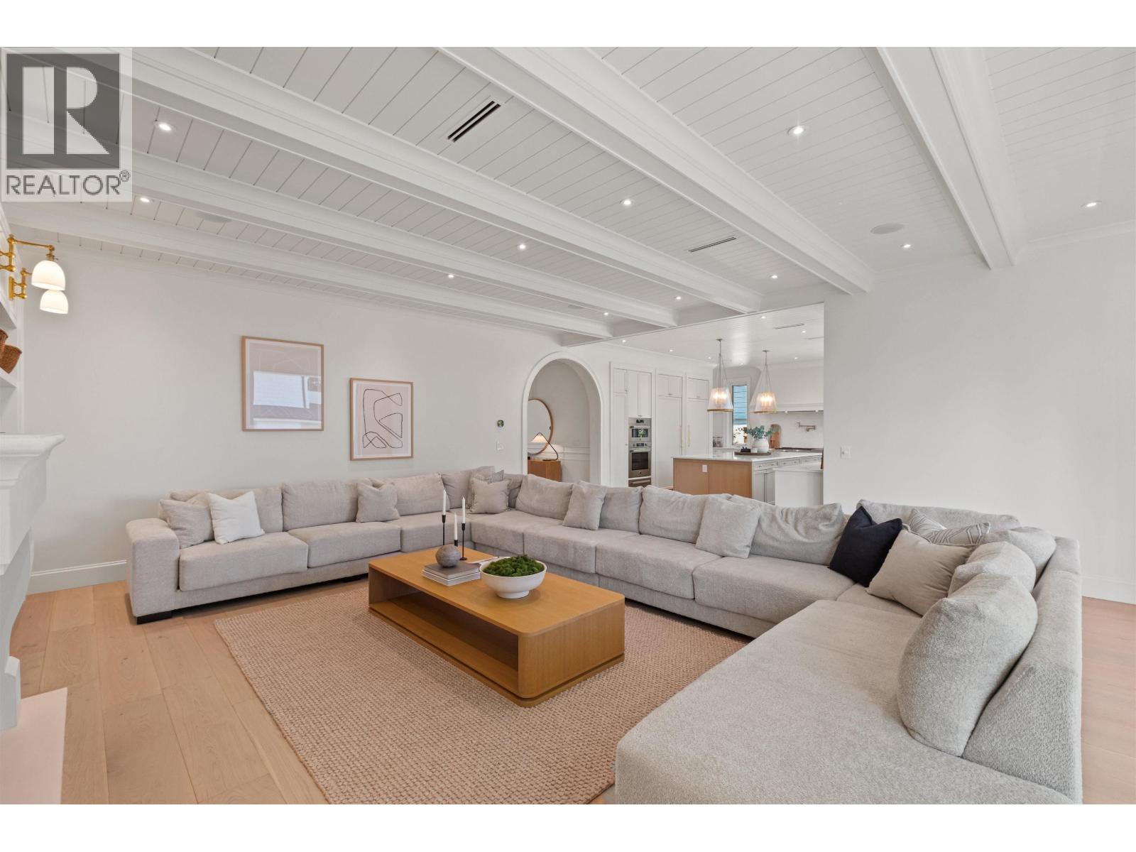 Photo 9 of 821 E 16th Street, North Vancouver BC