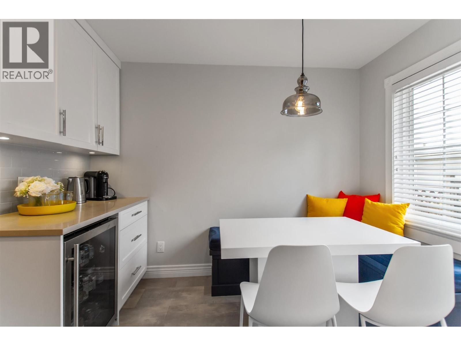 Photo 11 of 1 725 Rochester Avenue, Coquitlam BC