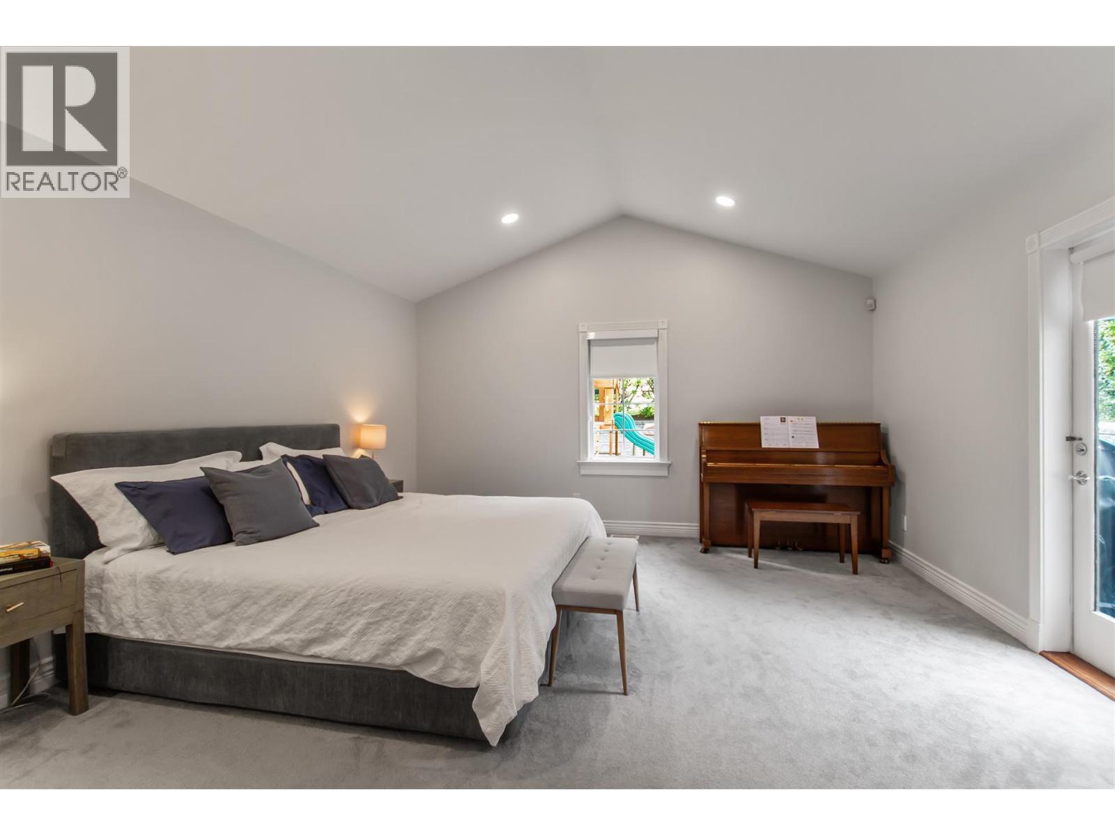 Photo 21 of 1 725 Rochester Avenue, Coquitlam BC